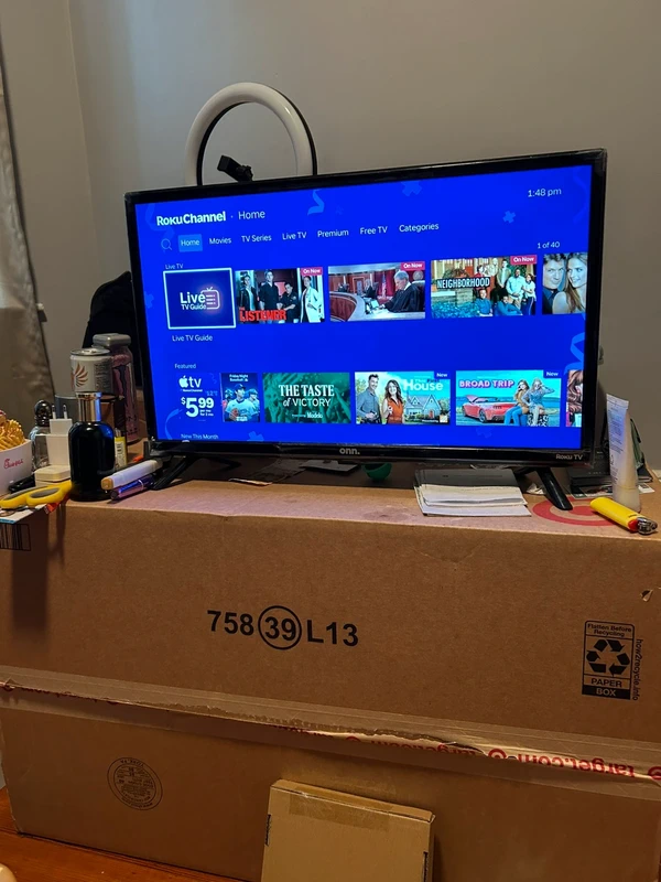 HD 27 inch Mac 1 year used only