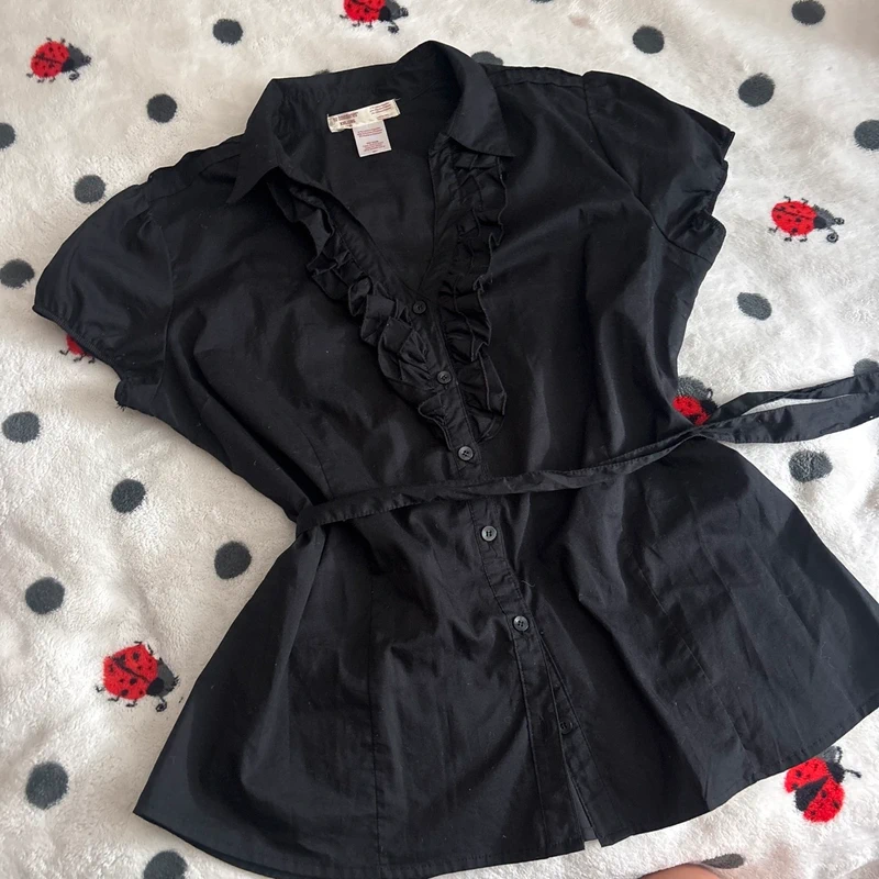 Babydoll top with tiewaist and working buttons